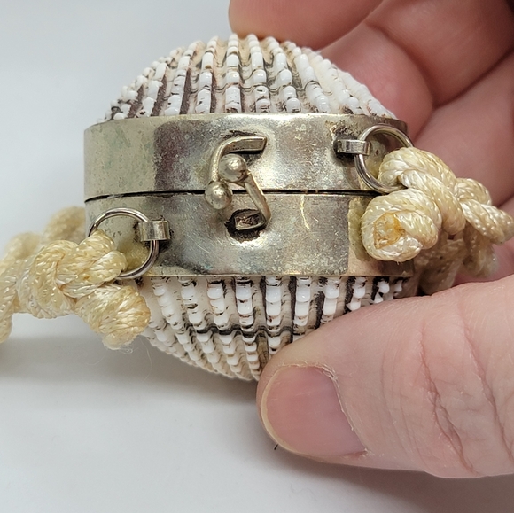 Beautiful Late 19th Century Antique Cockle Shell Pendant Necklace - Picture 7 of 9